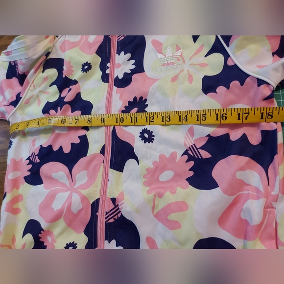 Adidas sports jacket - Picture 13 of 13